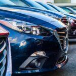 voitures d'occasion sur un parking
